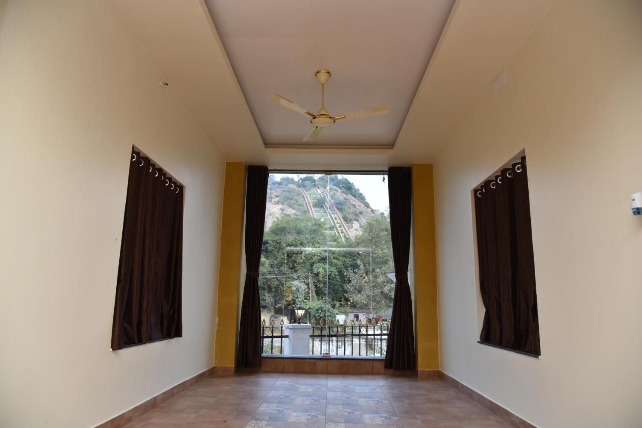 Sree Ganesh Inn Пални Экстерьер фото
