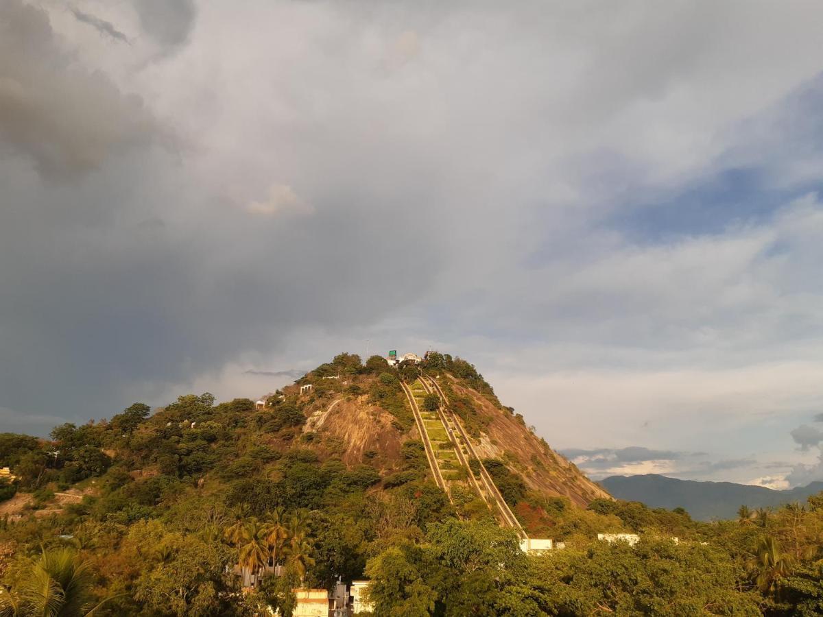 Sree Ganesh Inn Пални Экстерьер фото